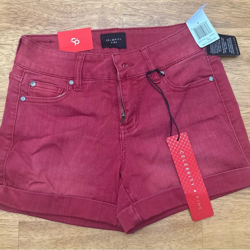 Red shorts , mid-rise size 1 - Picture 1 of 2